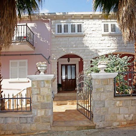 Apartment Ambroz Vela Luka Exteriör bild