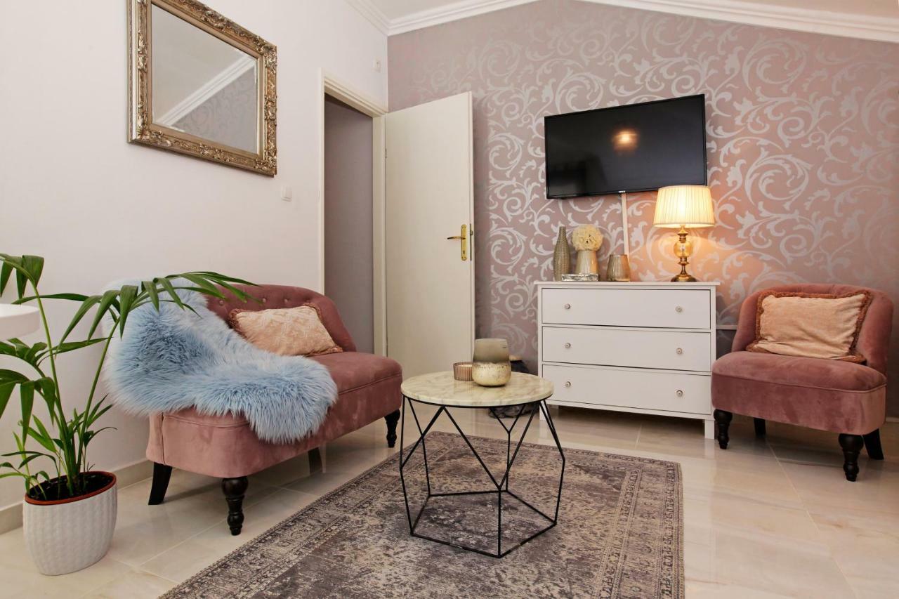 Apartment Ambroz Vela Luka Exteriör bild