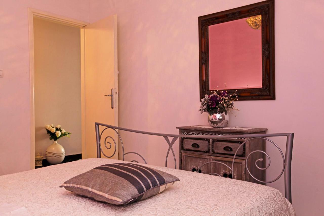 Apartment Ambroz Vela Luka Exteriör bild